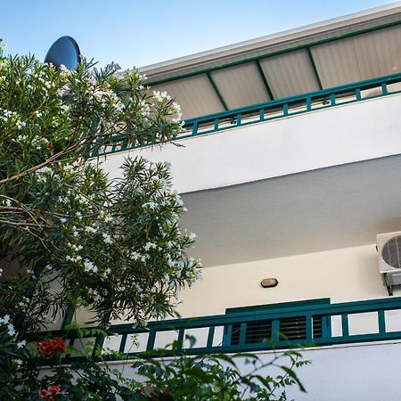 Apartments Gajeta Gradac  Luaran gambar