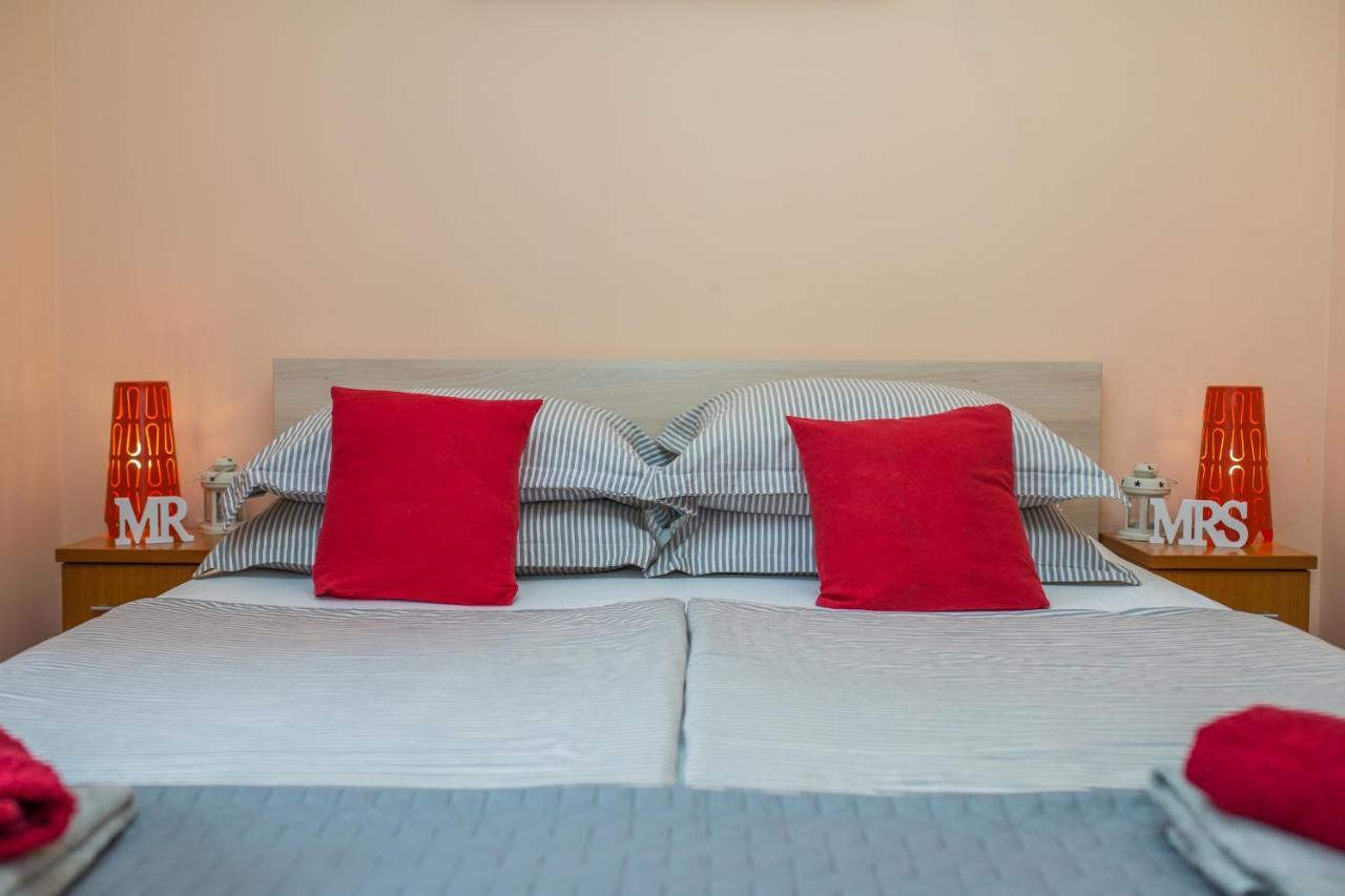 Apartments Gajeta Gradac  Luaran gambar